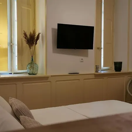 Le 5 * Carcassonne